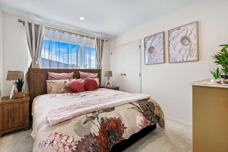 8 Toledo Avenue Henderson Heights_23