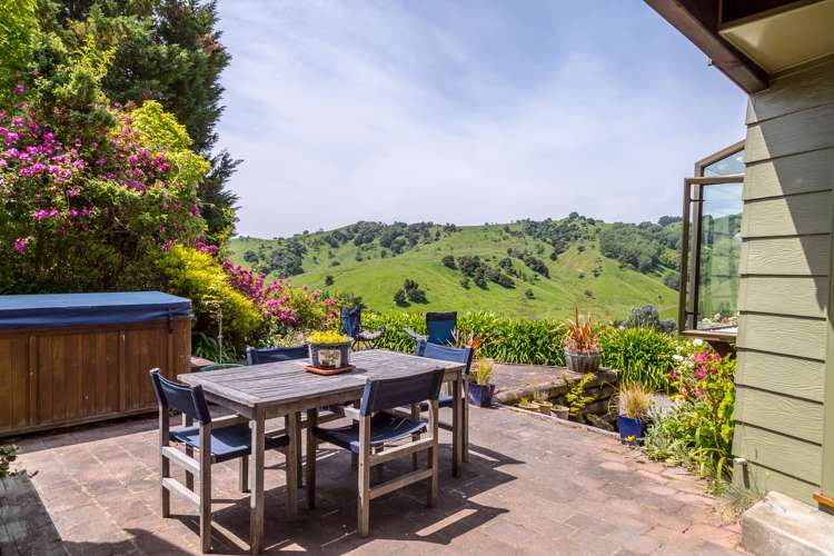 68 Eringa Road Longbush_16