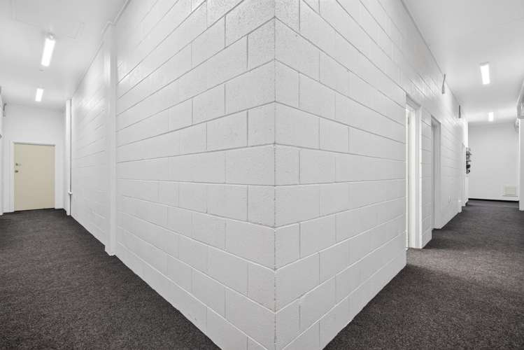 49 Town Centre Turangi_12