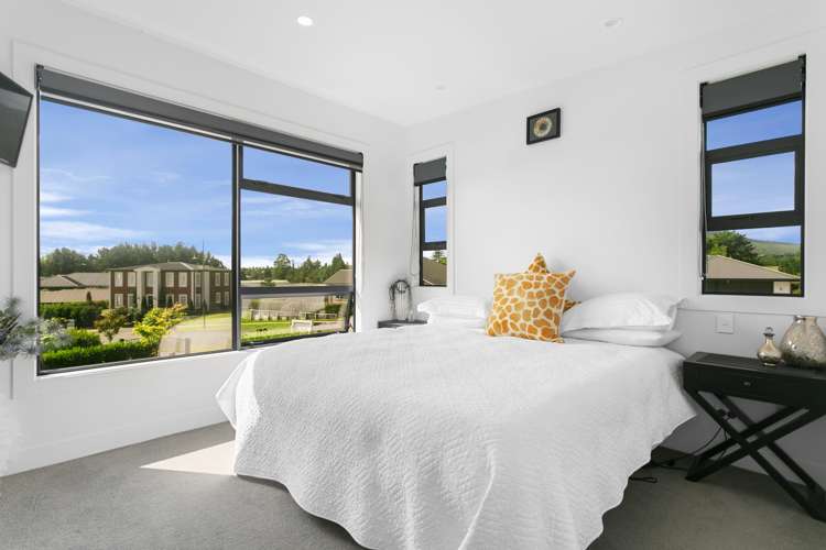 32 Coprosma Crescent Waipahihi_17