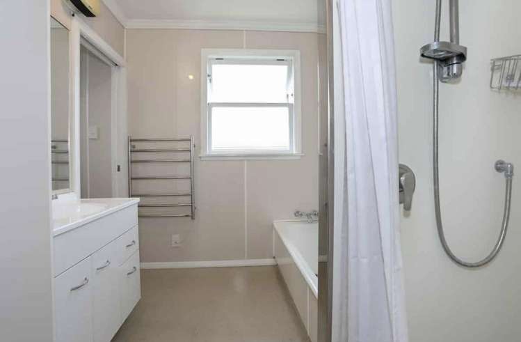 8 Nairn Crescent Awapuni_17