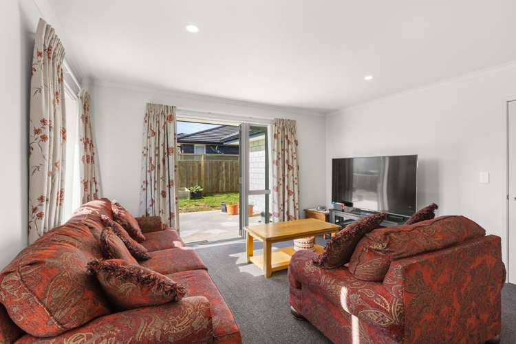 4 Plescher Crescent Leamington_7