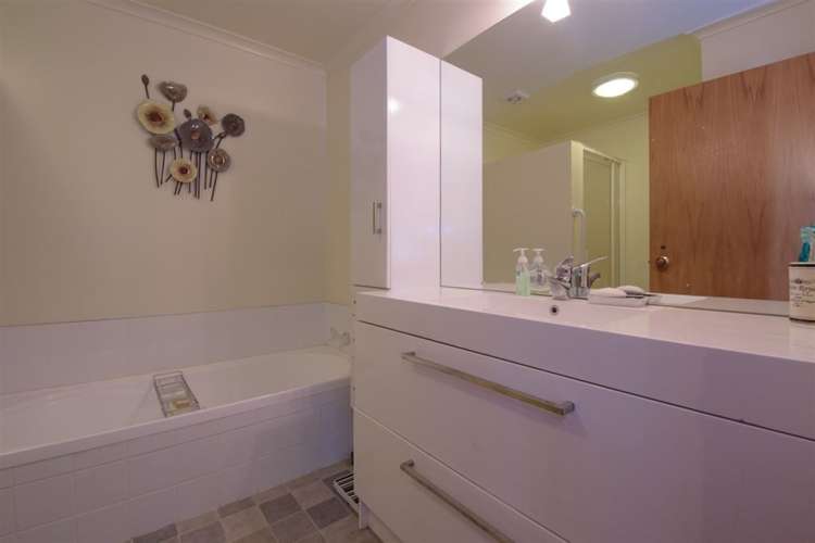 2/2 Dart Place Fernhill/Sunshine Bay_11