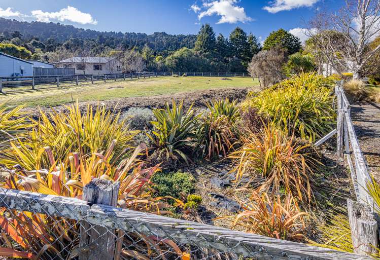 17B Railway Row Ohakune_10