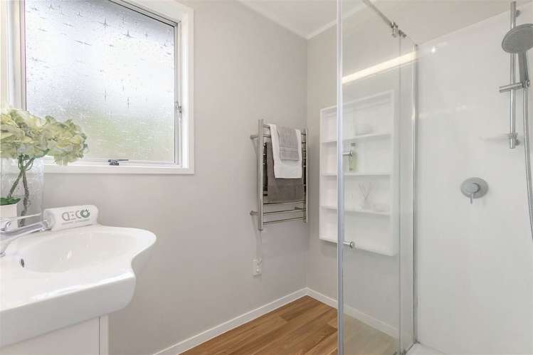 8 Erica Road Sunnynook_10