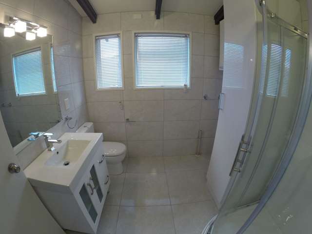 2/12 Normans Hill Road Onehunga_4