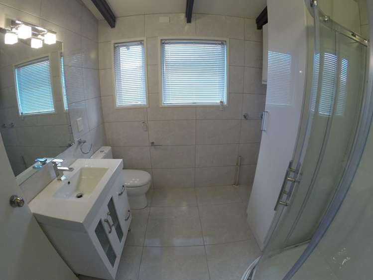 2/12 Normans Hill Road Onehunga_4