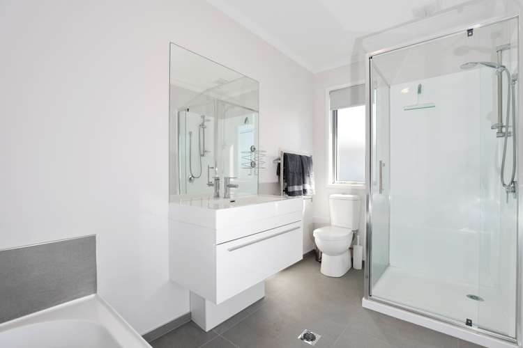 4/1 Hibiscus Avenue Hamilton Lake_11