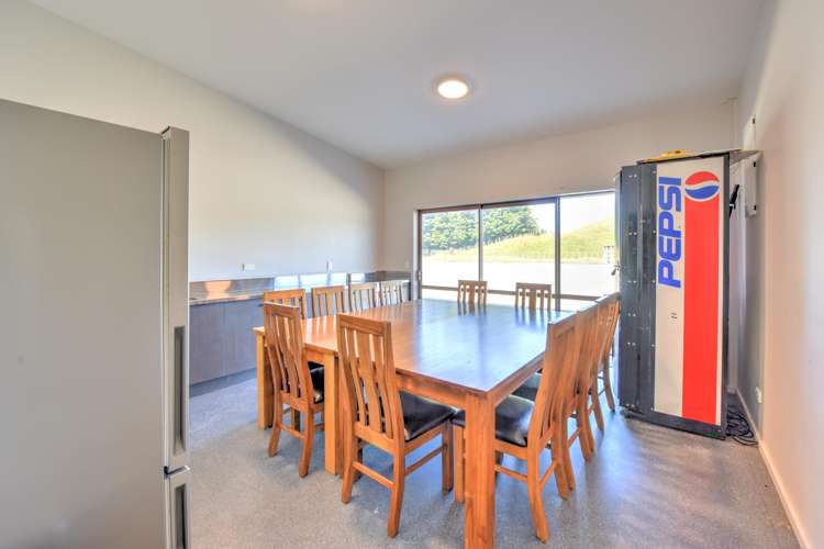 741 Waimea Valley Road Mandeville_41