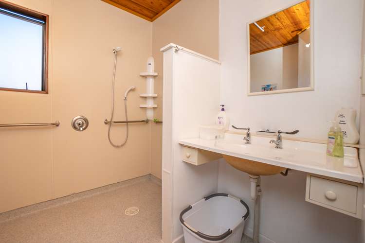 6 Memorial Avenue Parkside_13