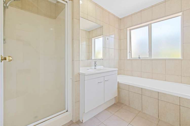 6 Camberley Court Manurewa_16