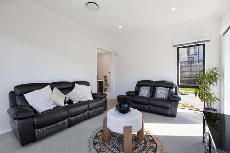 8 Hattersley Grove Churton Park_5