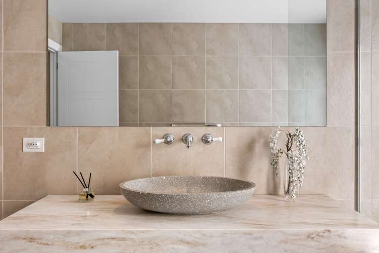 145 Okura River Road Okura_16