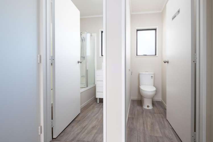 1/6 Hatherley Place Clendon Park_9