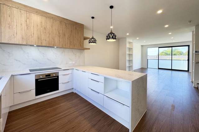 6/20 Penzance Road Mairangi Bay_4