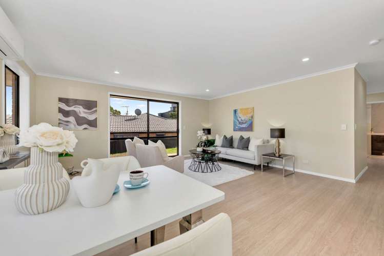 21 Claywest Place Glen Eden_7