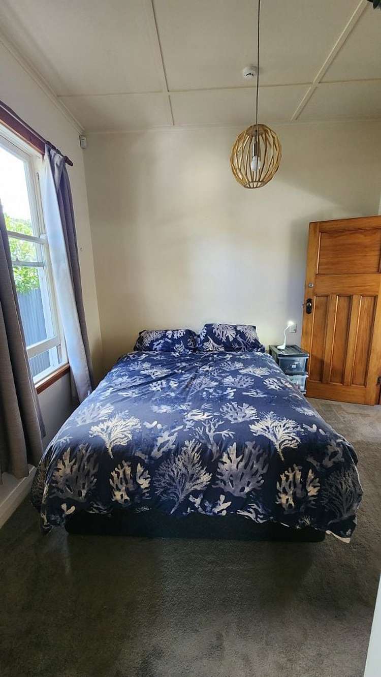 13 Toru Street Lyall Bay_11