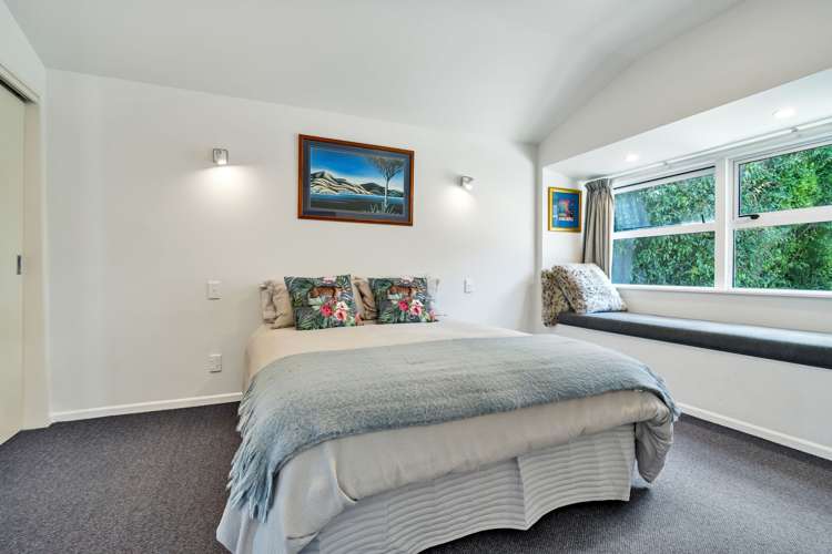 915 Harding Road Camberley_32