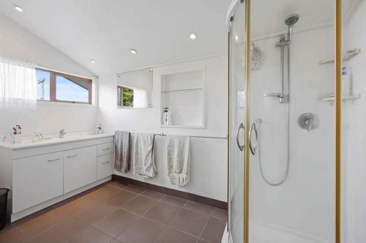 21 Sunset Road Totara Vale_20