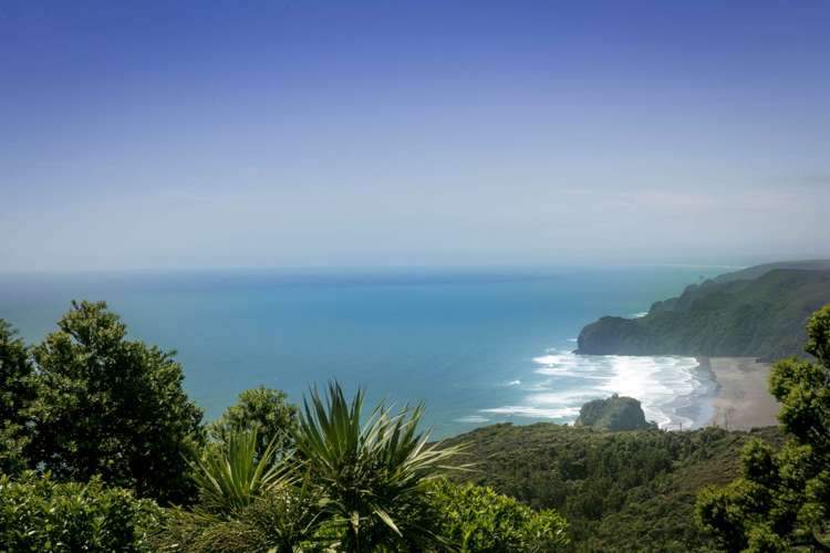 41 Te Ahuahu Road Piha_13