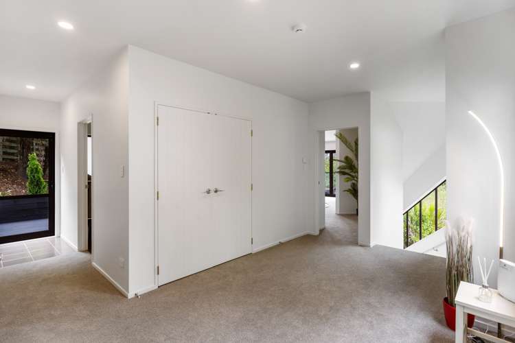2/5 Dalmeny Close Murrays Bay_9