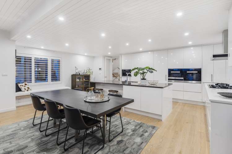 9 Commodore Parry Road Castor Bay_6