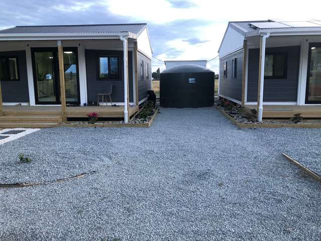 Land lease with a self-contained off-grid house