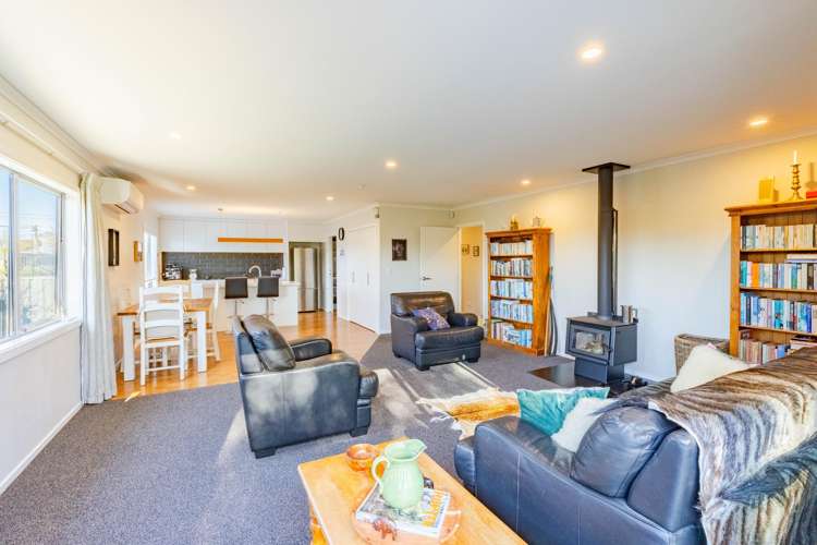 910 Oliphant Road Raureka_8