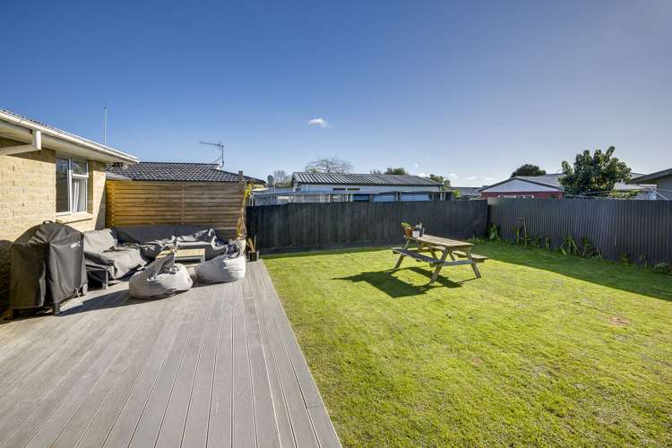8 Lyttelton Crescent Tamatea_23