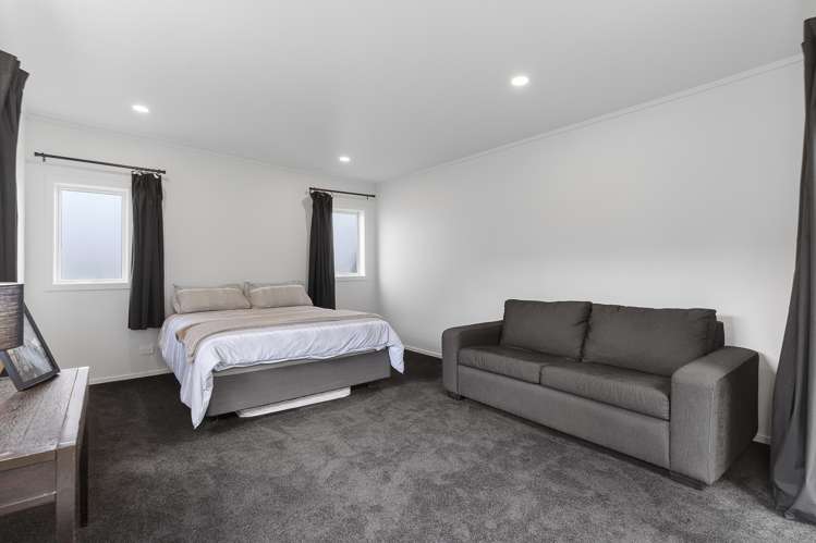 5b Tirimoana Road Te Atatu South_32