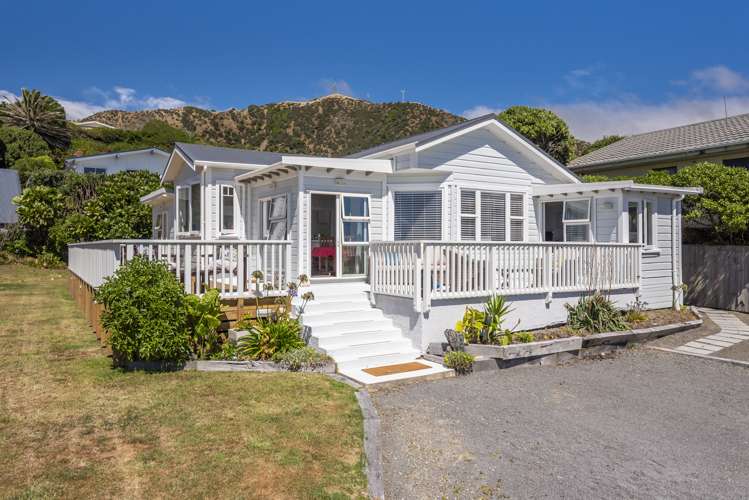 60 The Parade Paekakariki_0