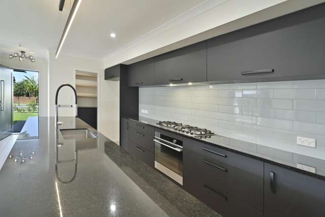 22 Read Crescent Clive_3