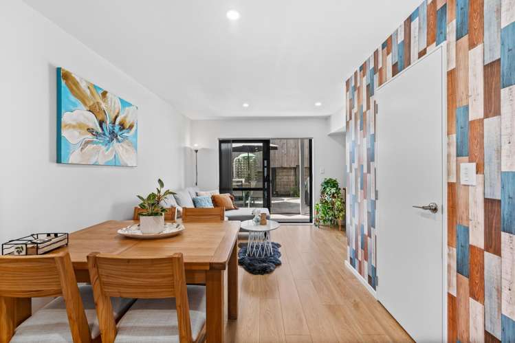 4/6 South Pacific Place Henderson_16