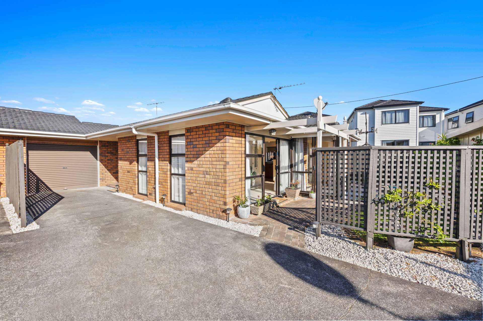 2/111 Kolmar Road Papatoetoe_0