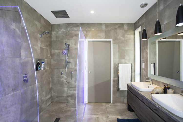 2d Country Club Lane Waiuku_10