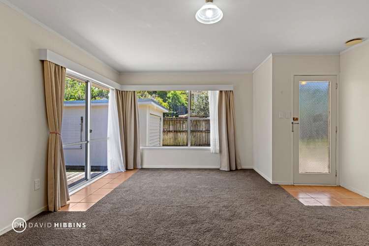 2/16 Mannering Place Hillcrest_11