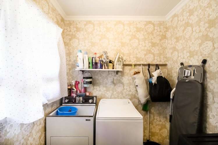 1a Huata Place West End_21