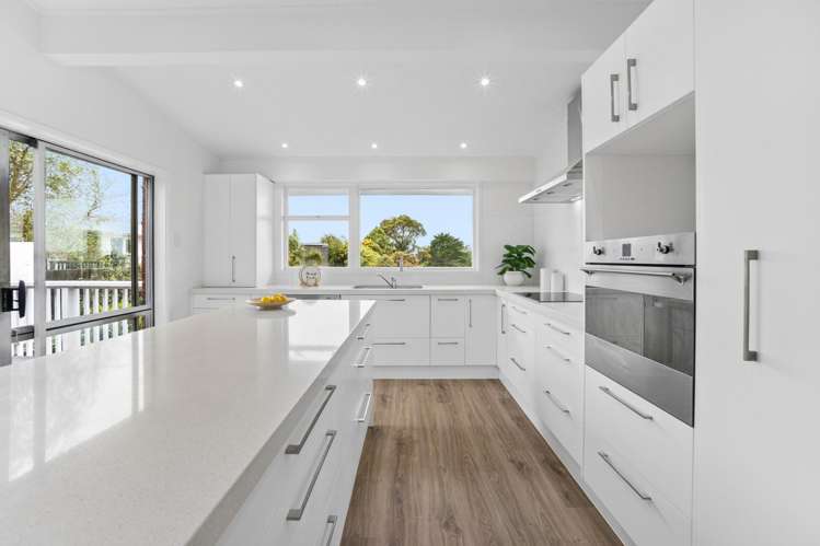 17 Edgerton Road Te Atatu Peninsula_1