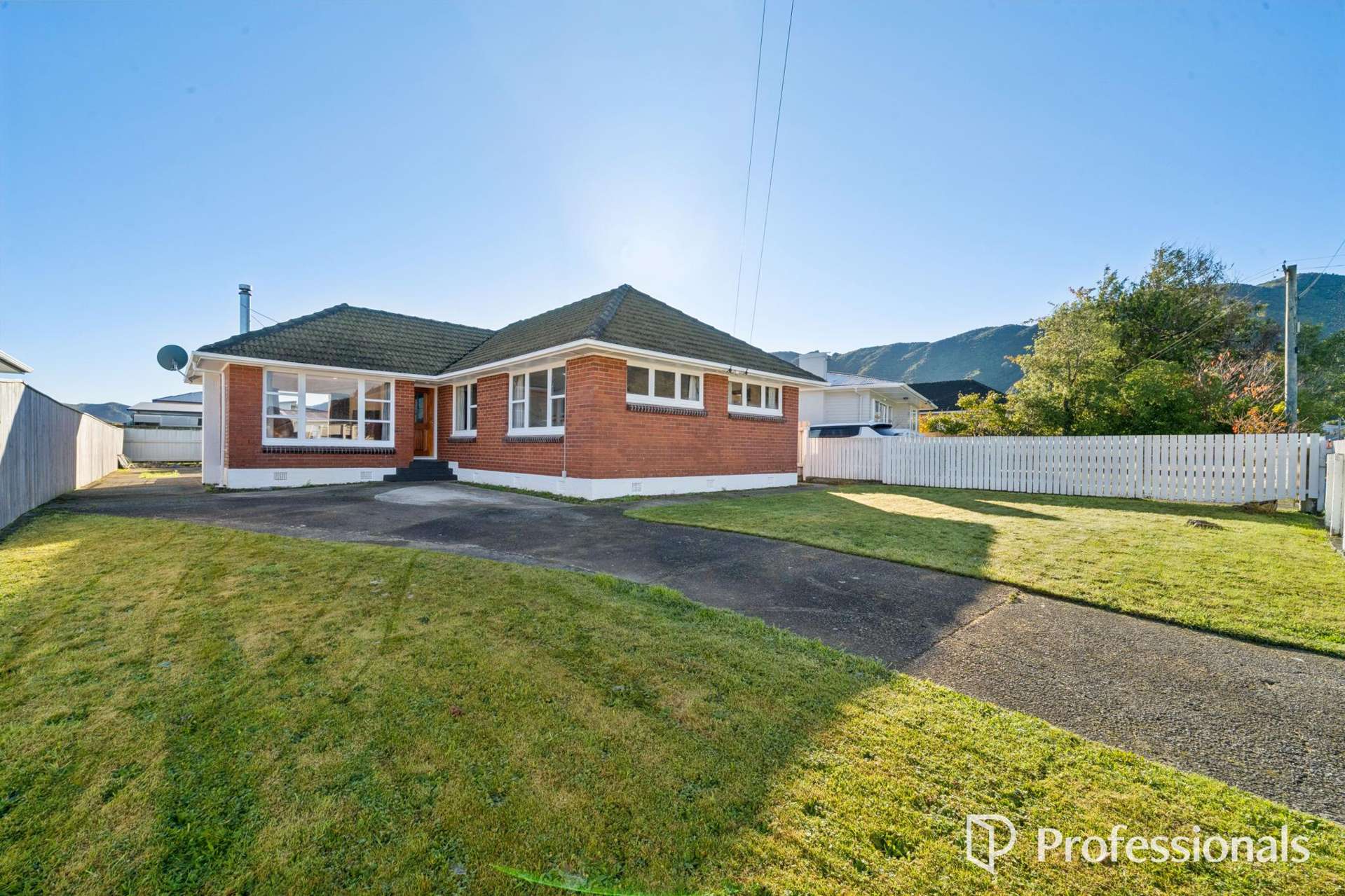 38 Russell Road Wainuiomata_0