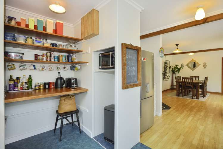 27 Ymca Road Mahia_12