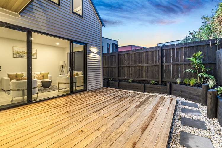 12a Range View Road Mount Albert_21