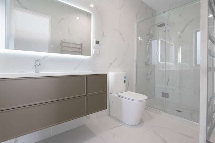 7A Fairlea Road Te Atatu South_13