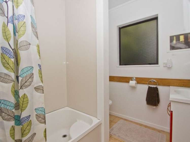 2c Swainson Street Naenae_11