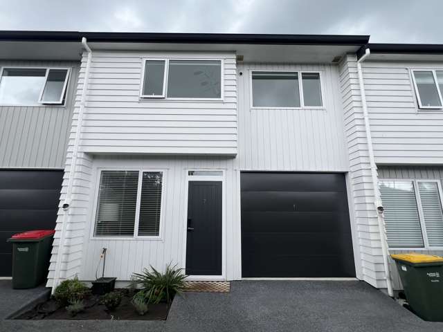 Modern 3-Bedroom Townhouse