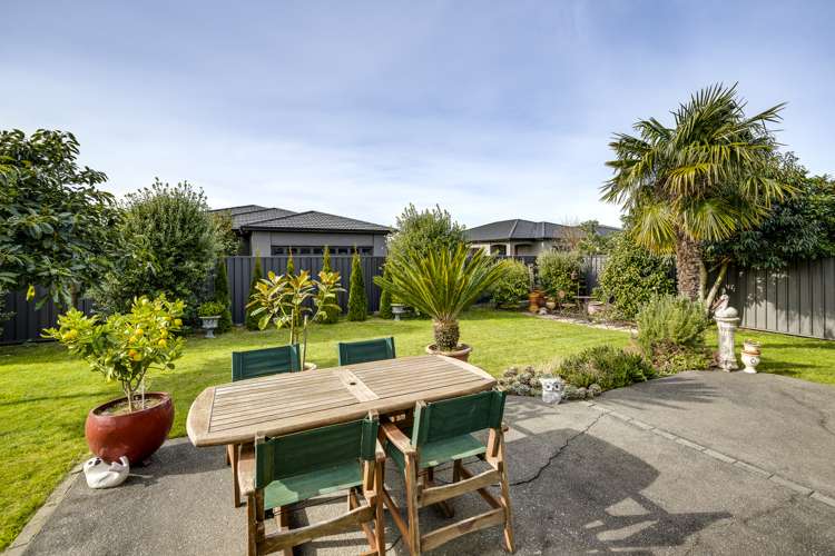 11 Heynes Place Clive_12