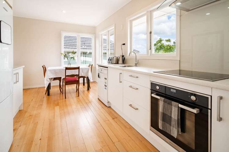 99 Roberts Road Te Atatu South_5