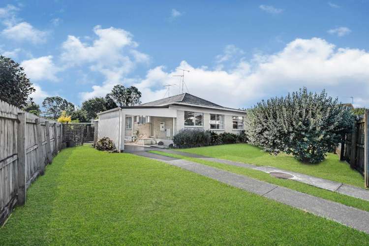 1/6 Tina Place Sunnyhills_23