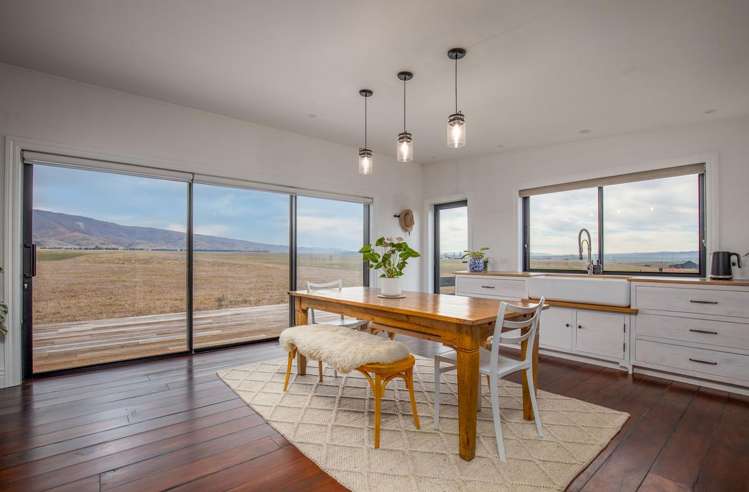 403 McArthur Road Alexandra_2