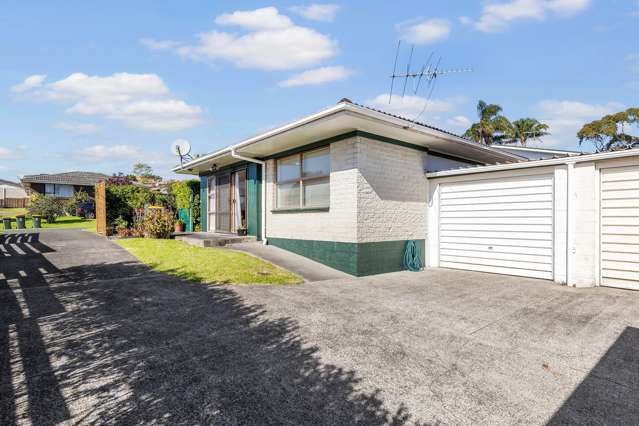 Warm & Sunny Two-Bedroom Home in Highland Park