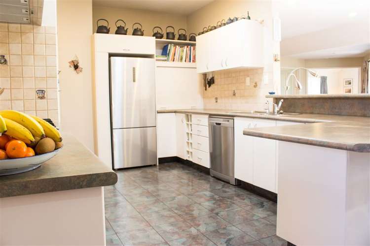 17 Ardilea Avenue Stoke_6